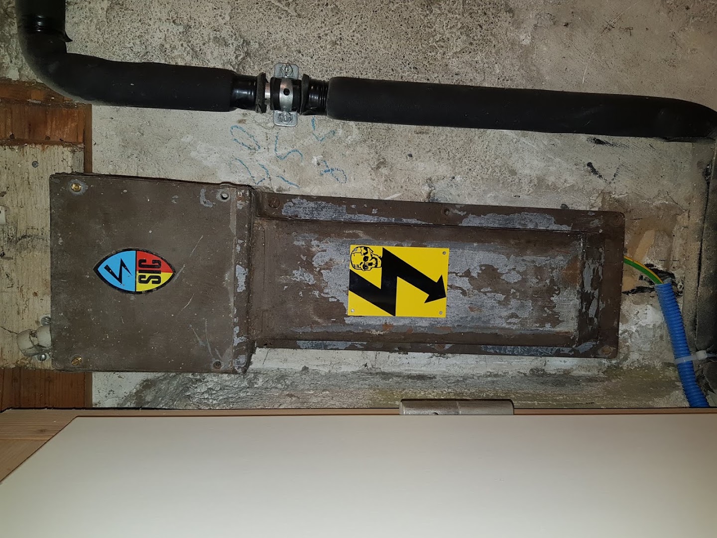 DA Electro Sàrl : Électricien dépannage 24/24 7/7 geneve et nyon — Fotos 7